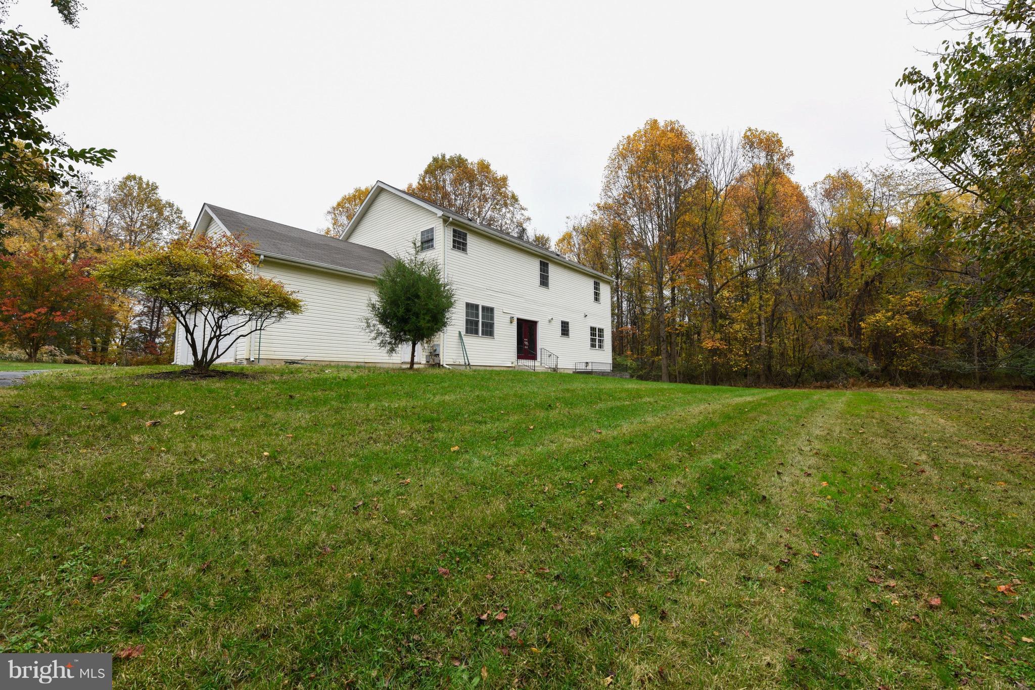 WARREN RAYMOND L PROP - Residential Lease