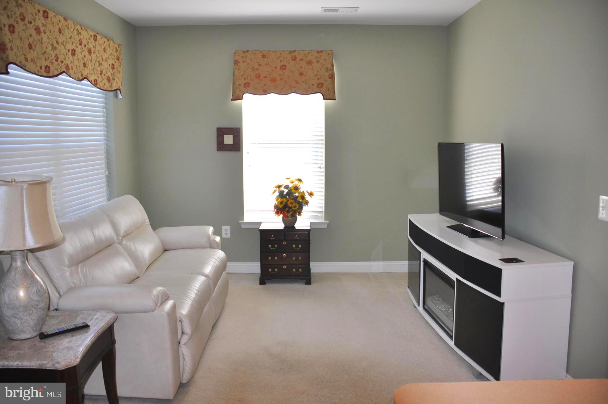 EMERALD HILLS - Residential