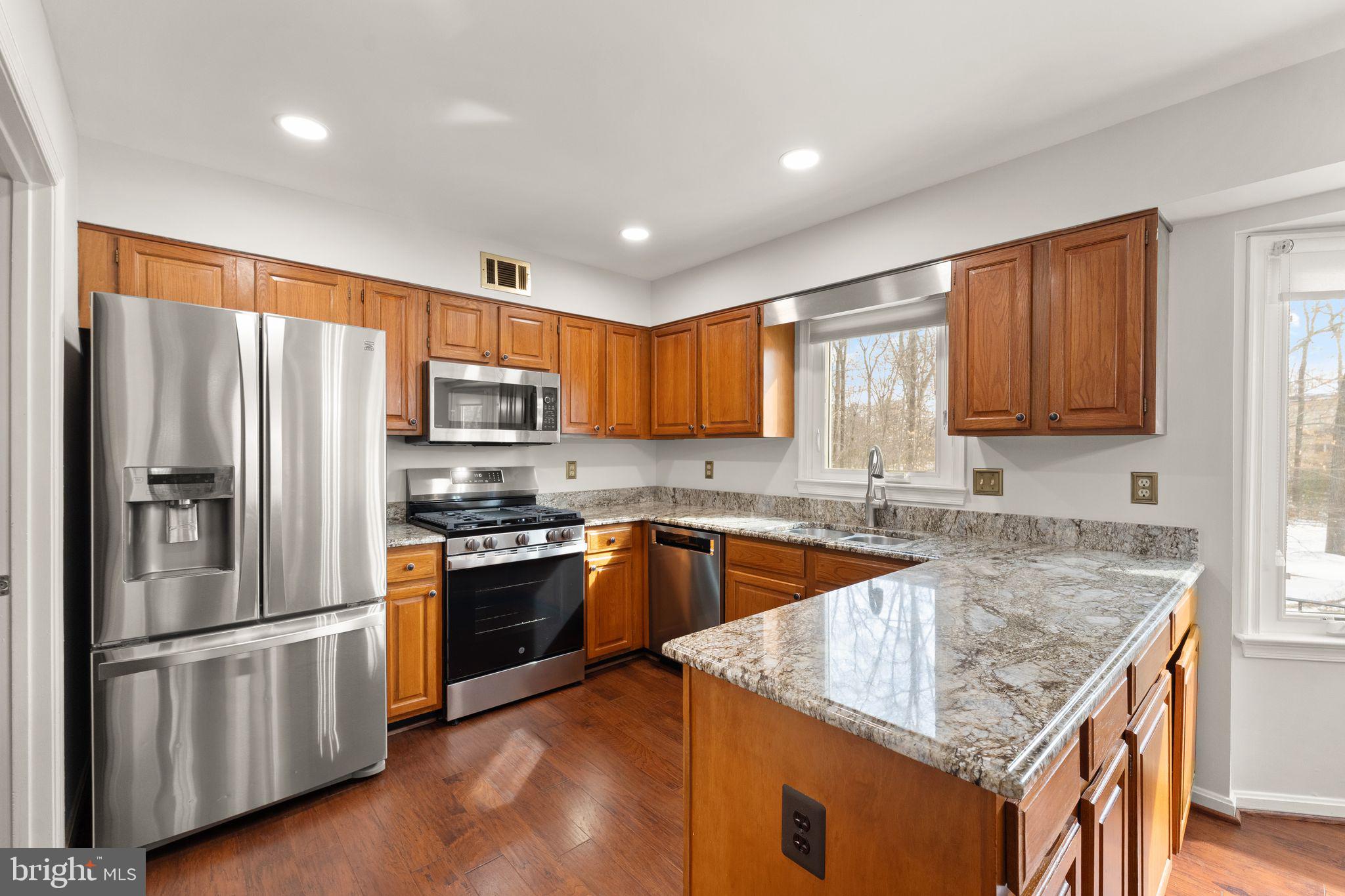 COUNTRYSIDE - Residential