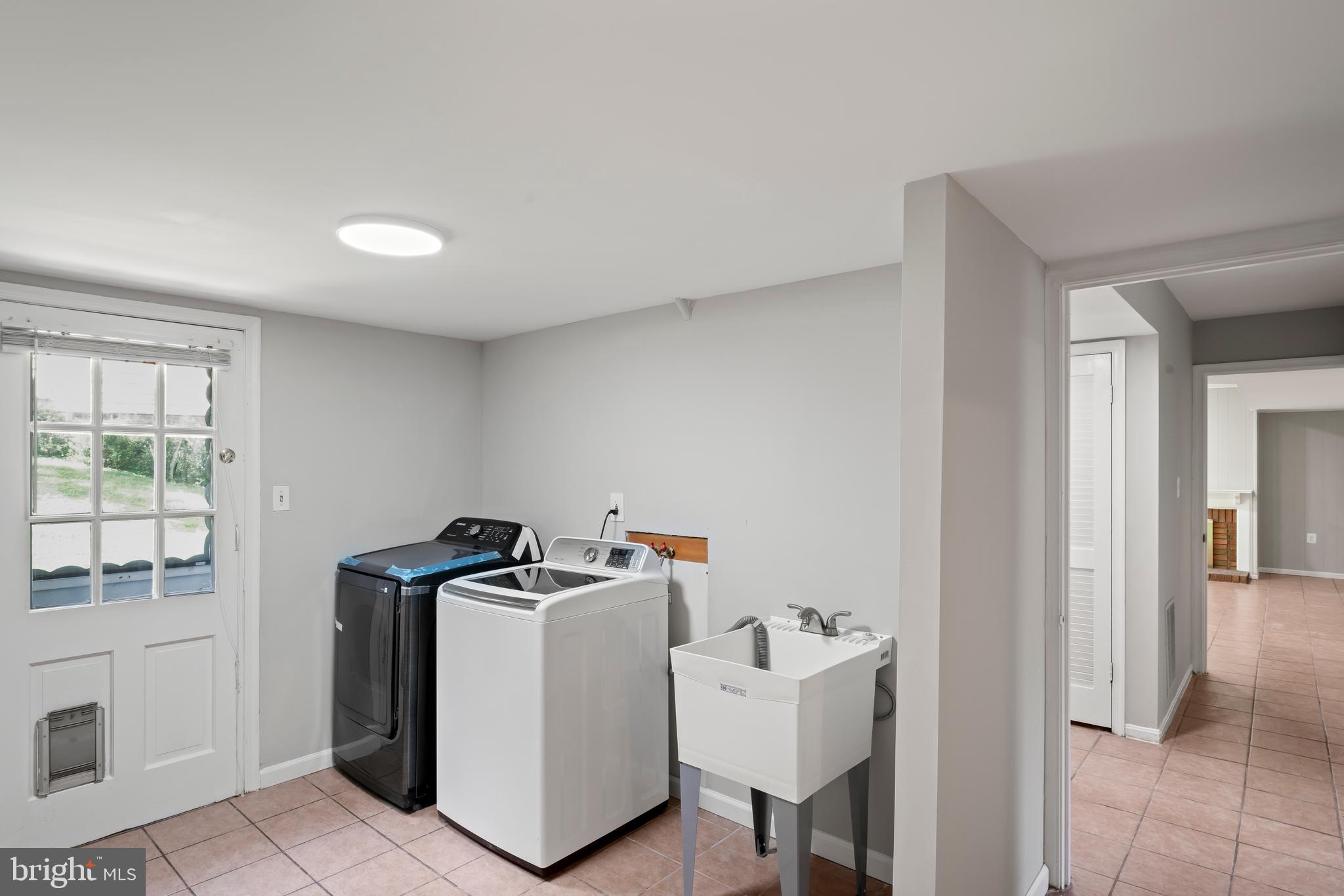 GLENFIELD MANOR - Residential