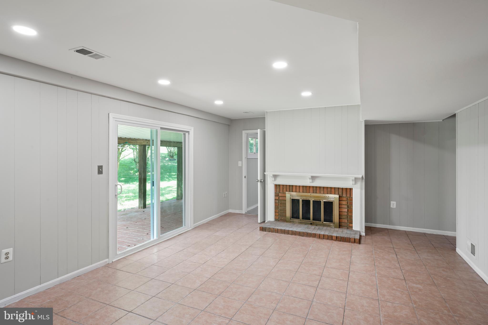 GLENFIELD MANOR - Residential