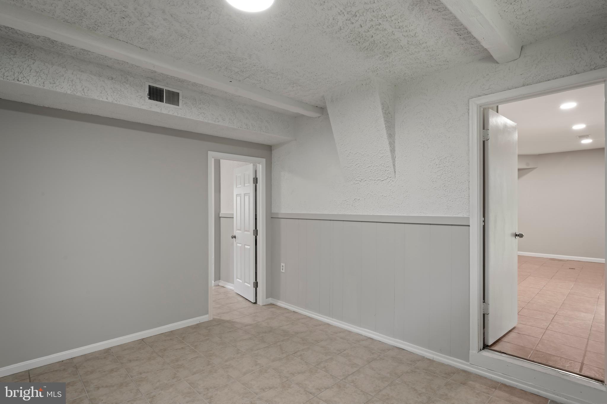 GLENFIELD MANOR - Residential