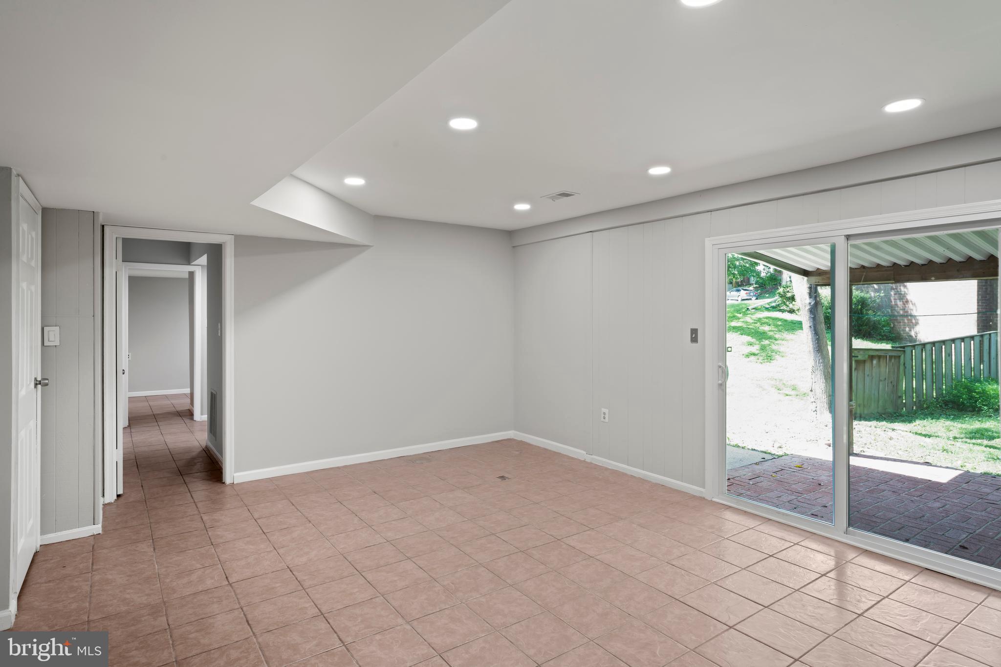 GLENFIELD MANOR - Residential