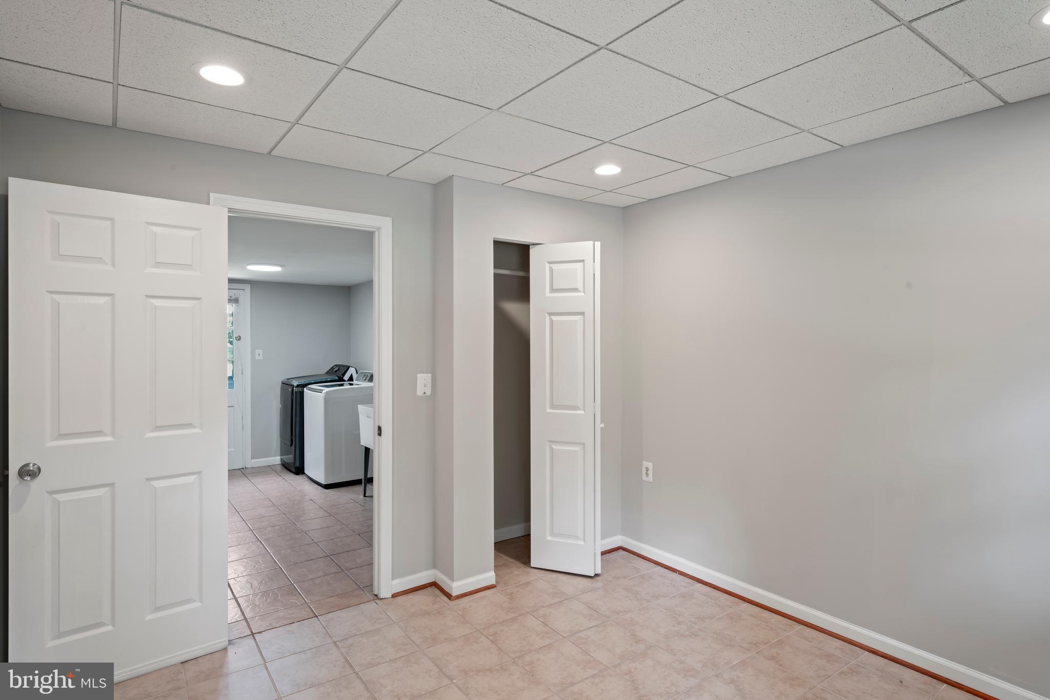 GLENFIELD MANOR - Residential