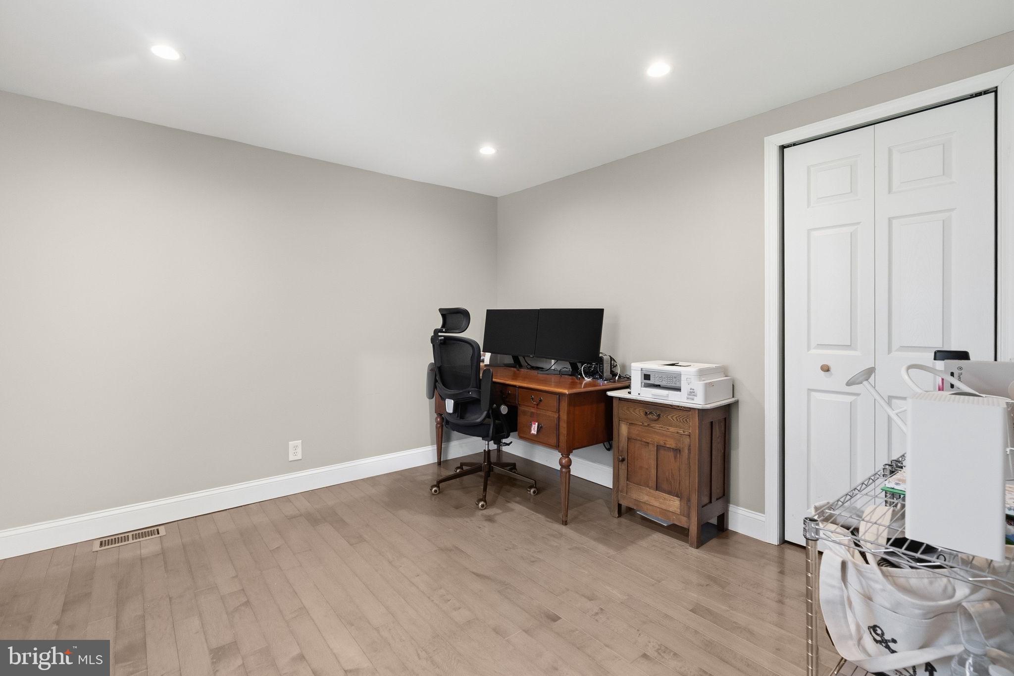 SPRING MOUNT - Residential