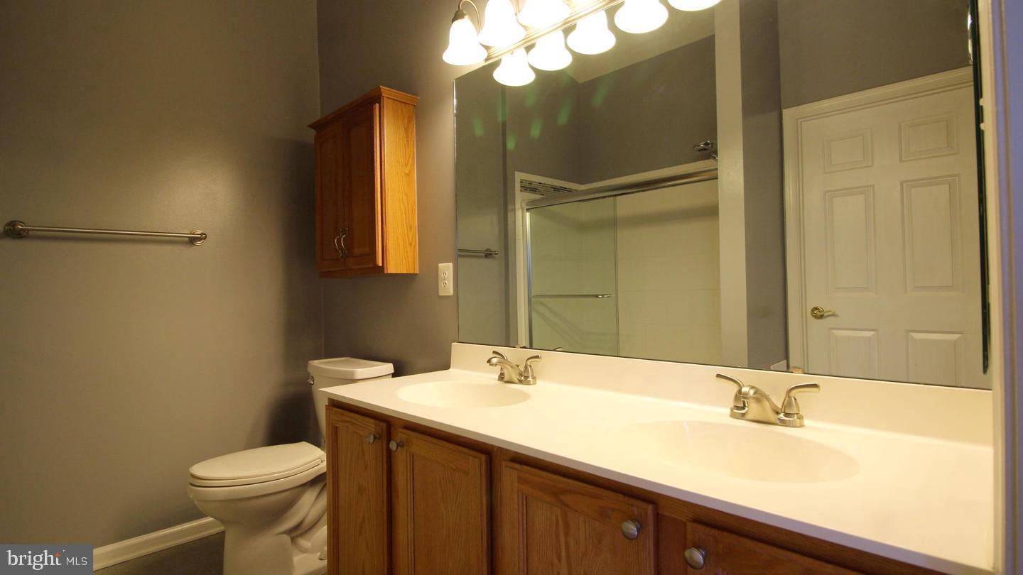 POTOMAC LAKES - Residential Lease