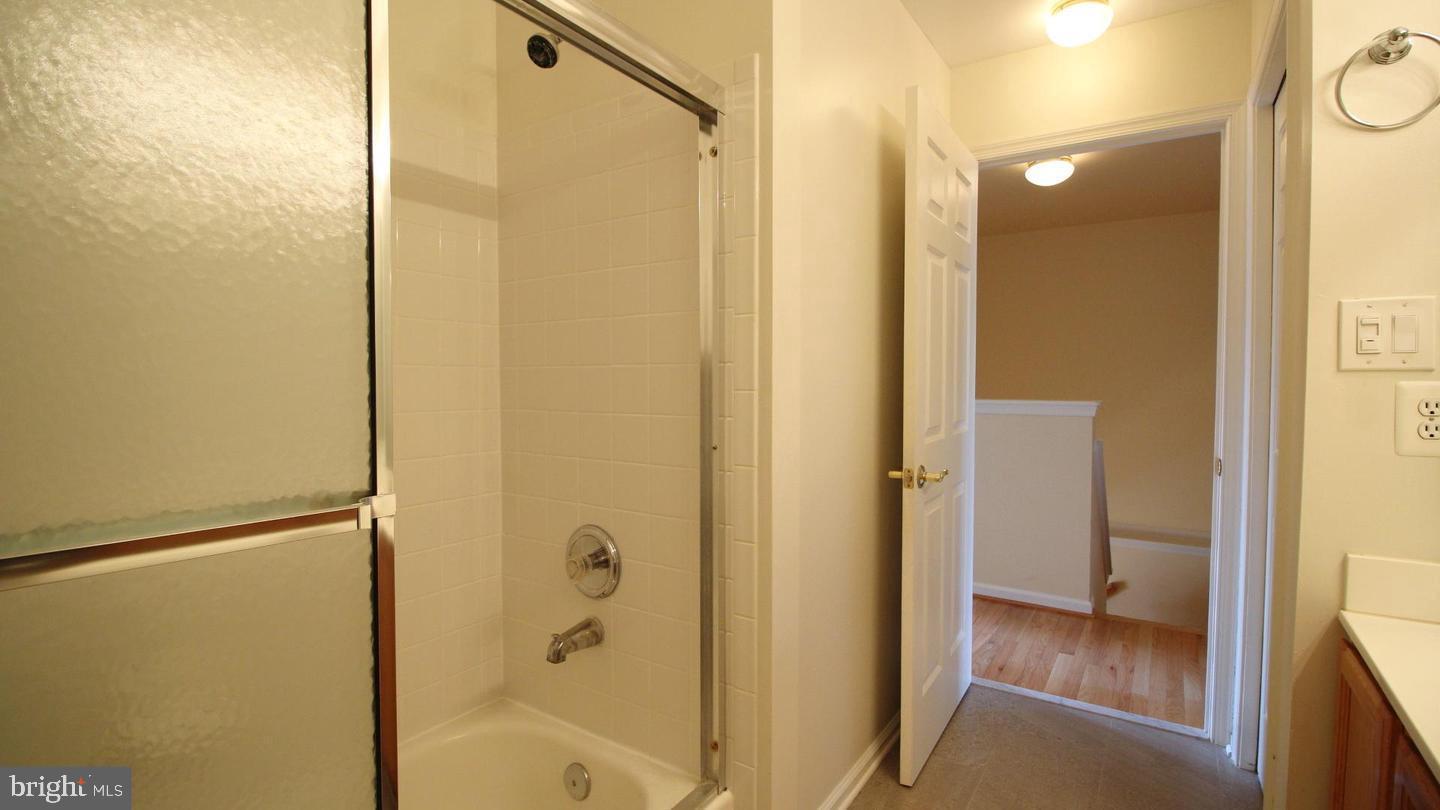 POTOMAC LAKES - Residential Lease