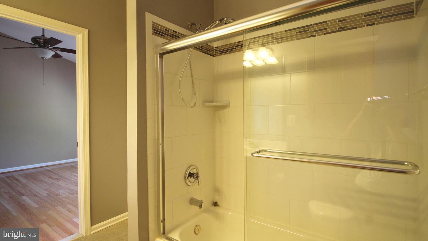 POTOMAC LAKES - Residential Lease