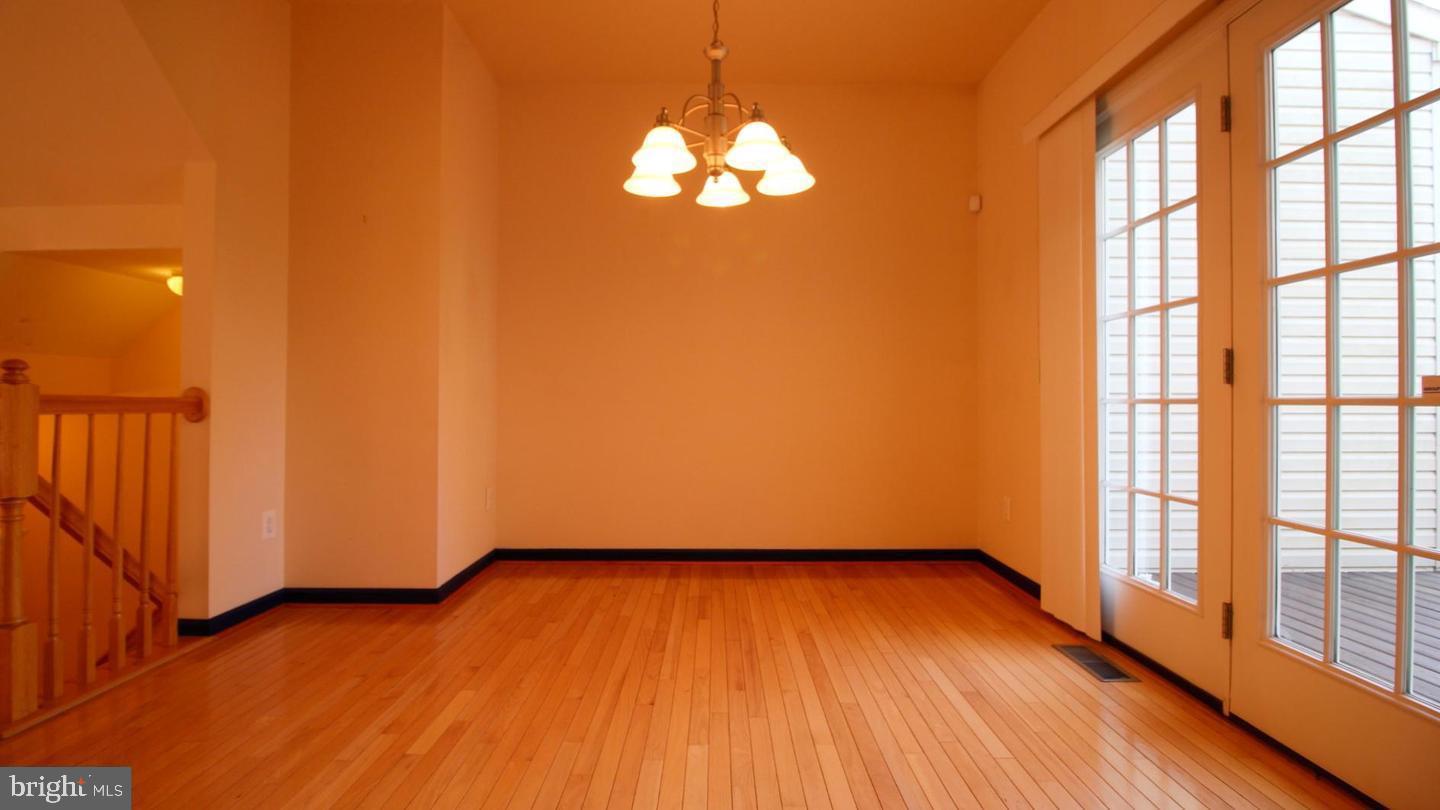 POTOMAC LAKES - Residential Lease