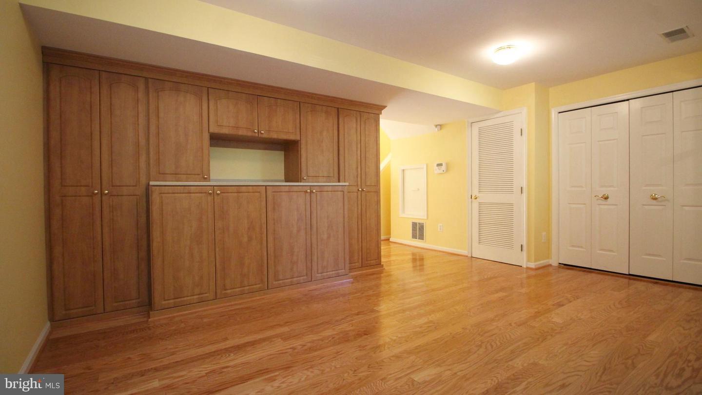 POTOMAC LAKES - Residential Lease