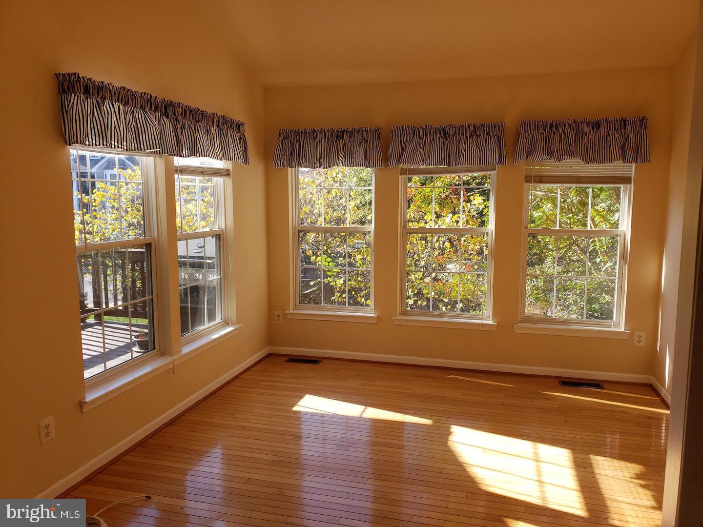 POTOMAC LAKES - Residential Lease