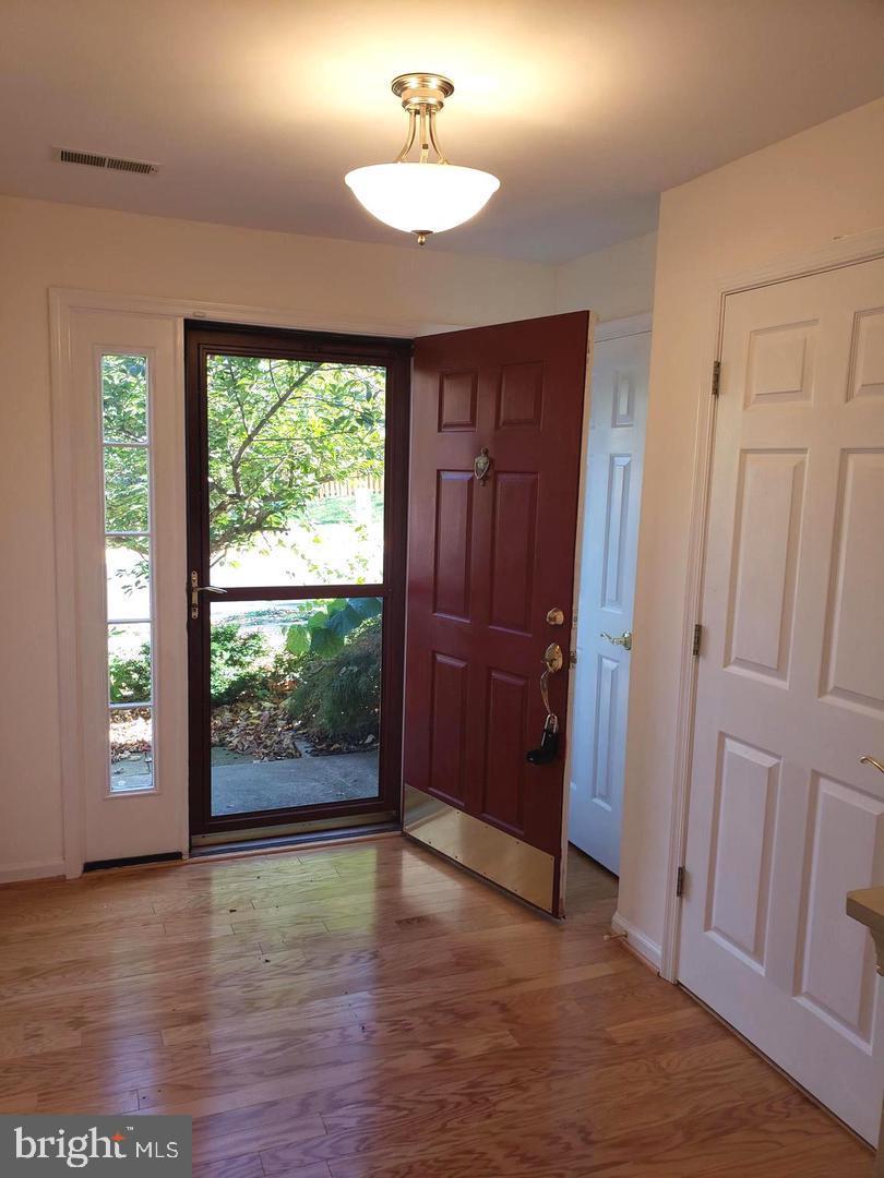 POTOMAC LAKES - Residential Lease