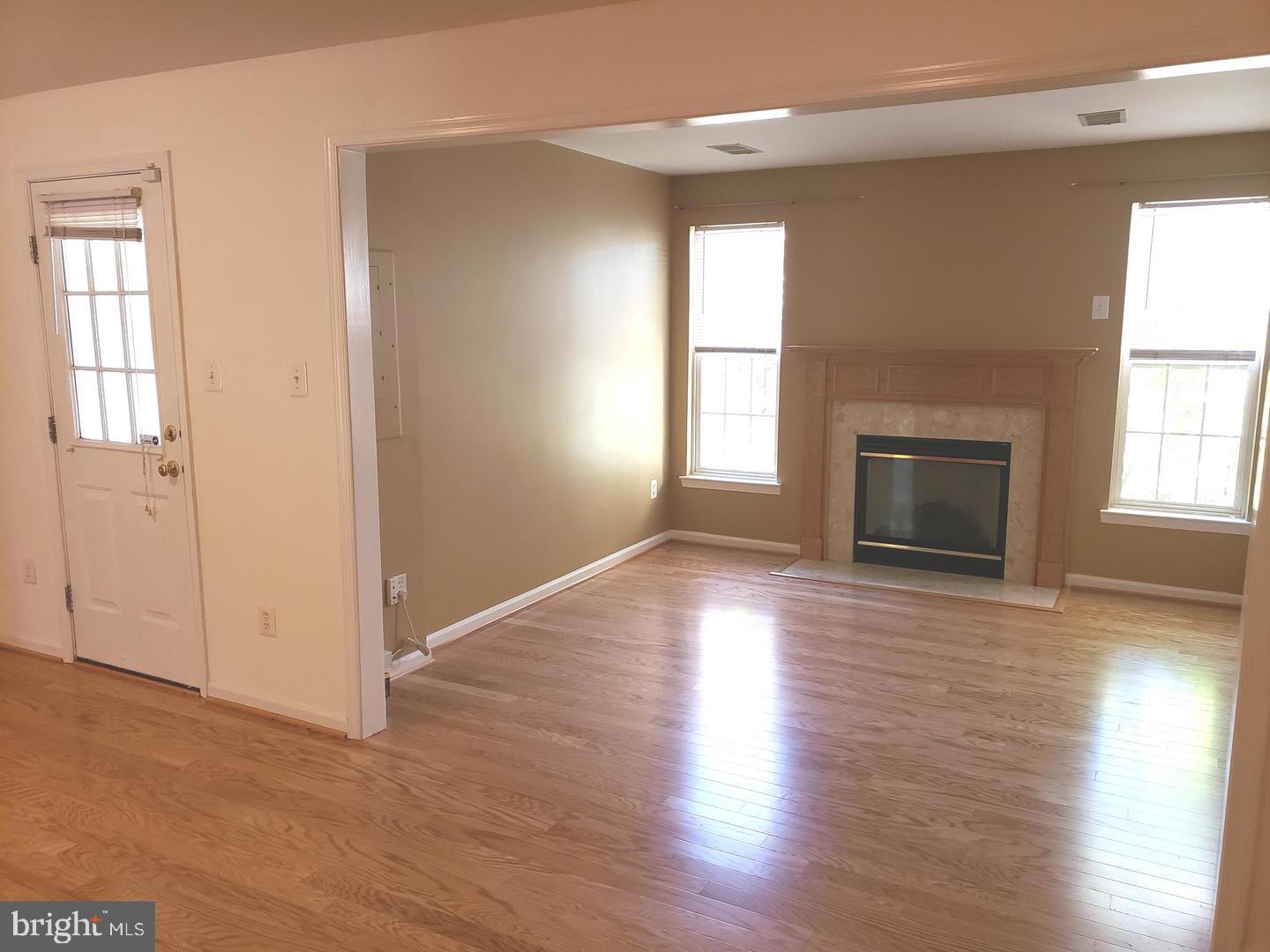 POTOMAC LAKES - Residential Lease