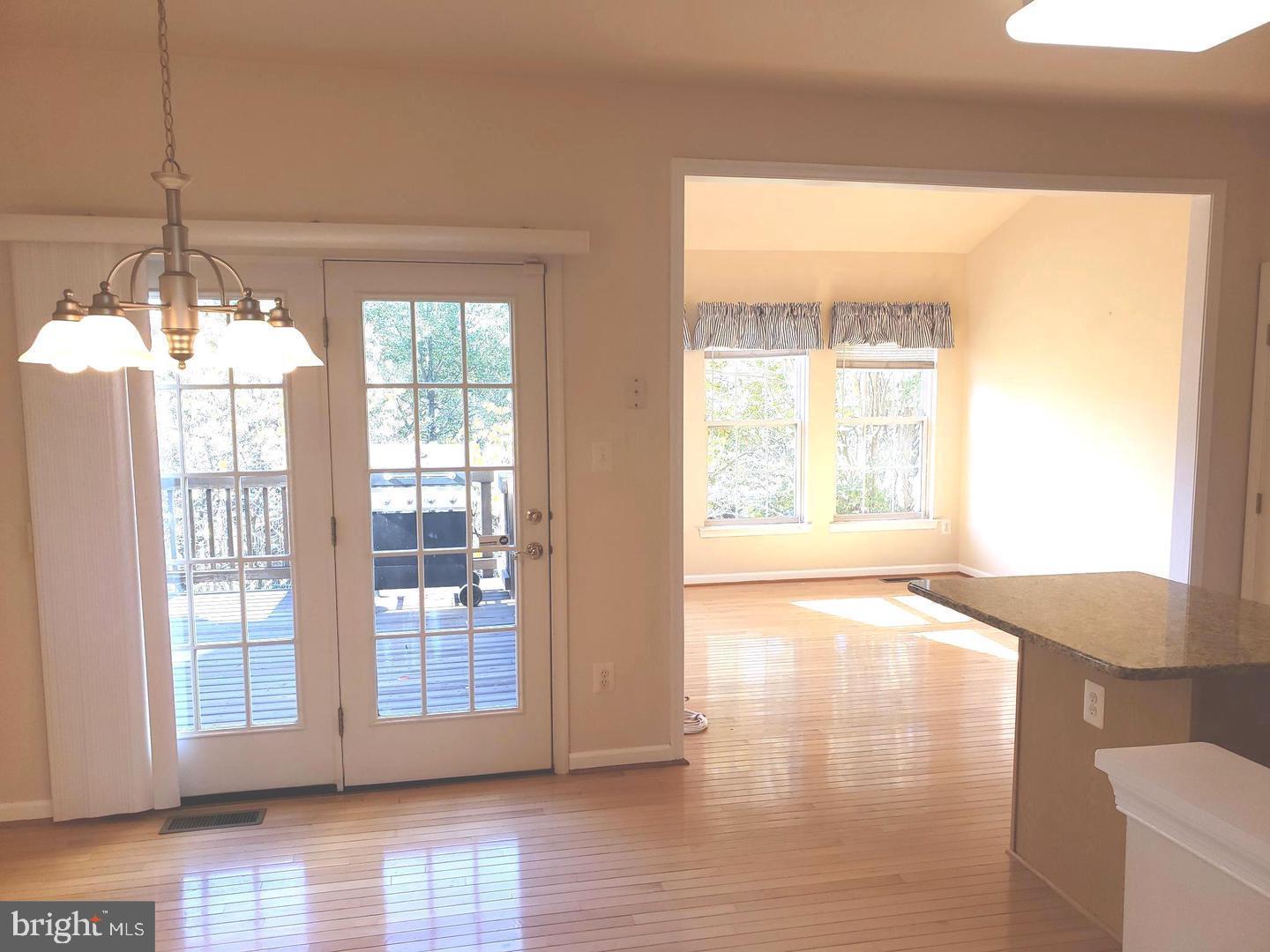 POTOMAC LAKES - Residential Lease