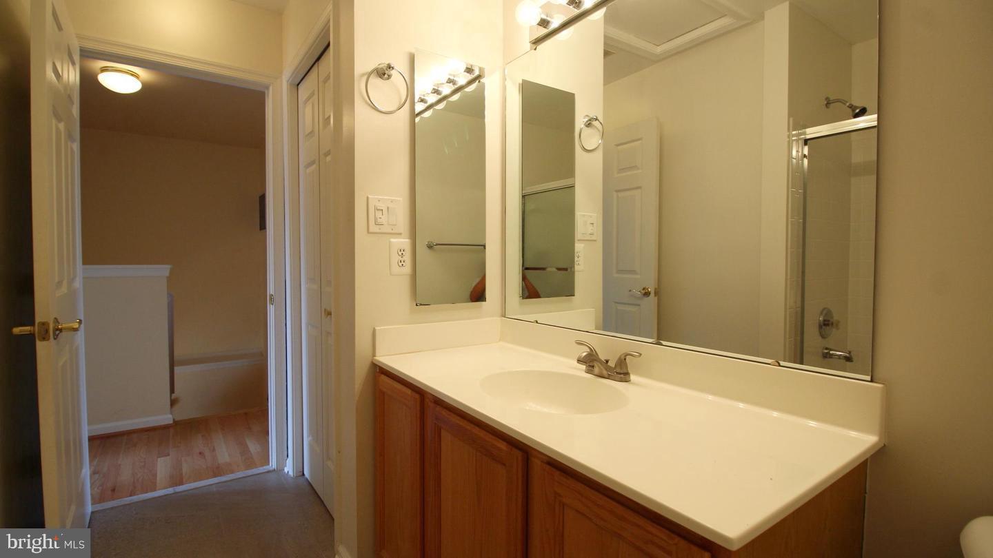 POTOMAC LAKES - Residential Lease