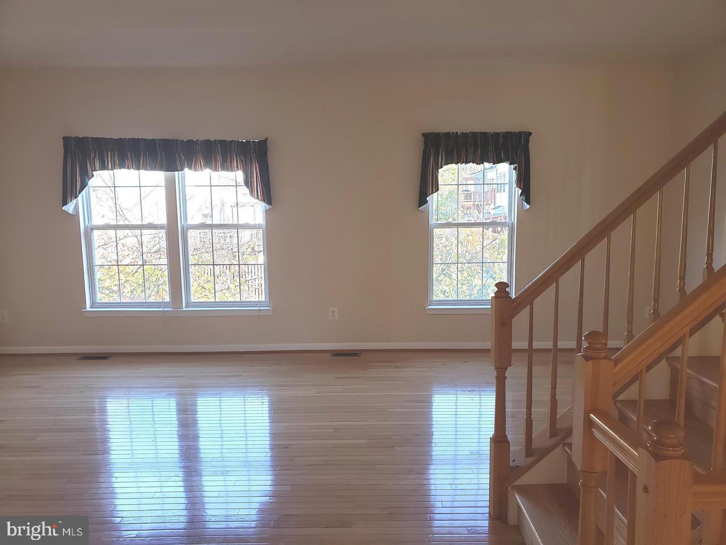 POTOMAC LAKES - Residential Lease