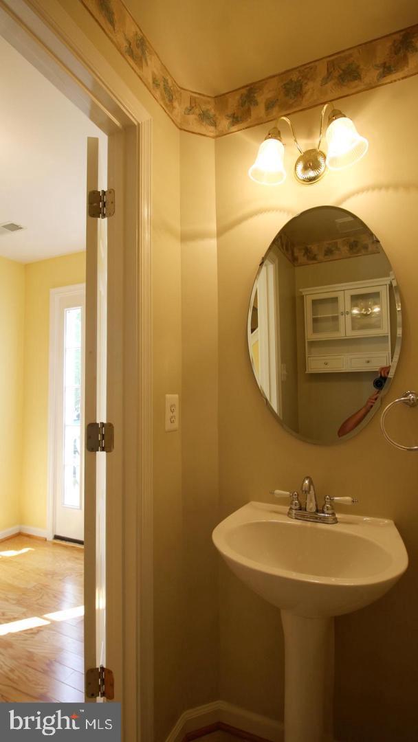 POTOMAC LAKES - Residential Lease