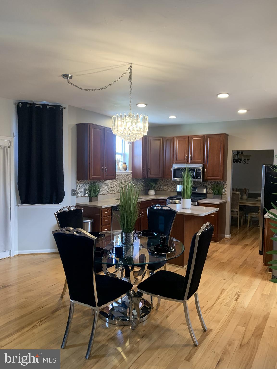 JACKSON HEIGHTS SINGLE FAMILY HOMES - Residential