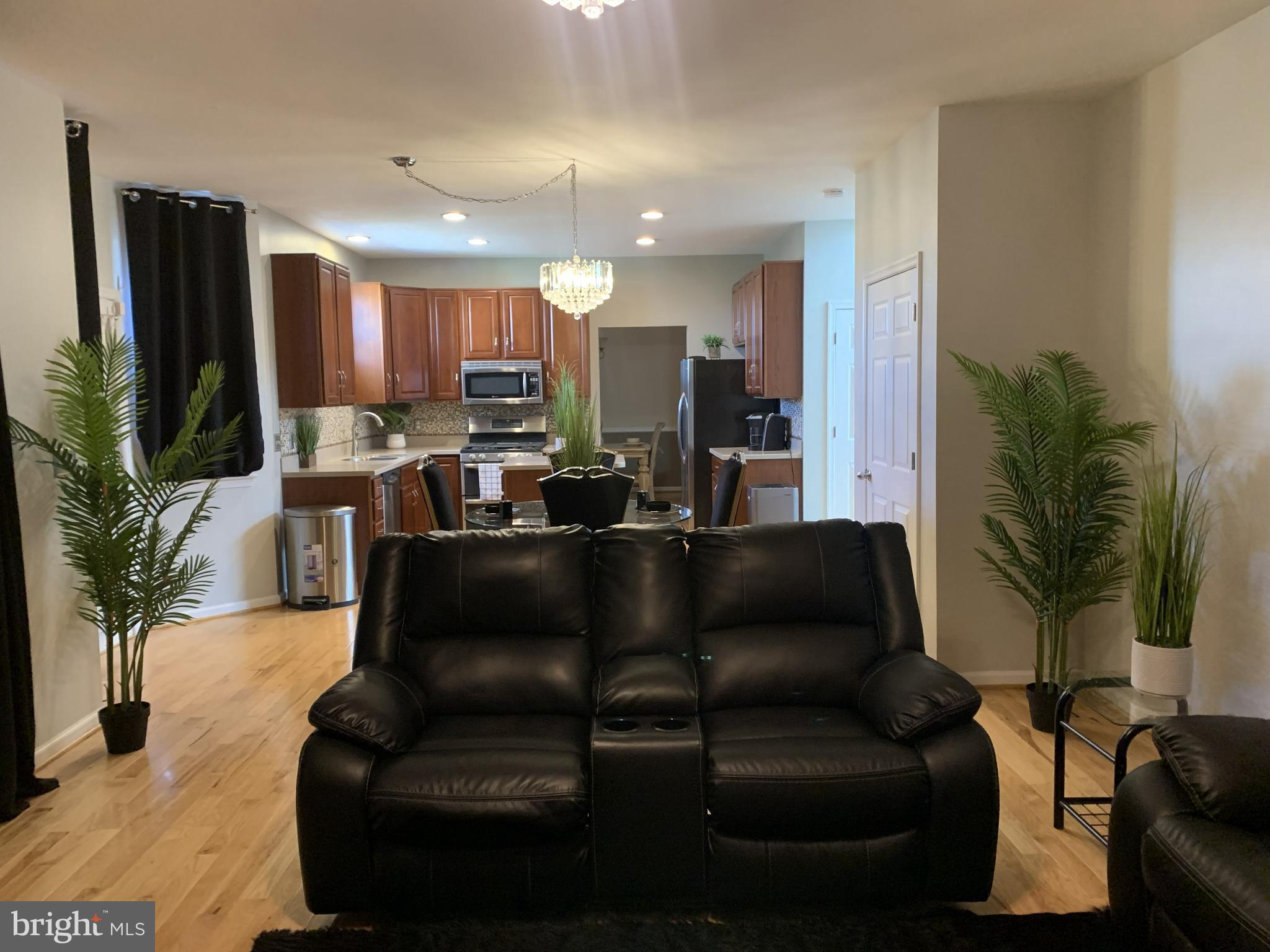 JACKSON HEIGHTS SINGLE FAMILY HOMES - Residential