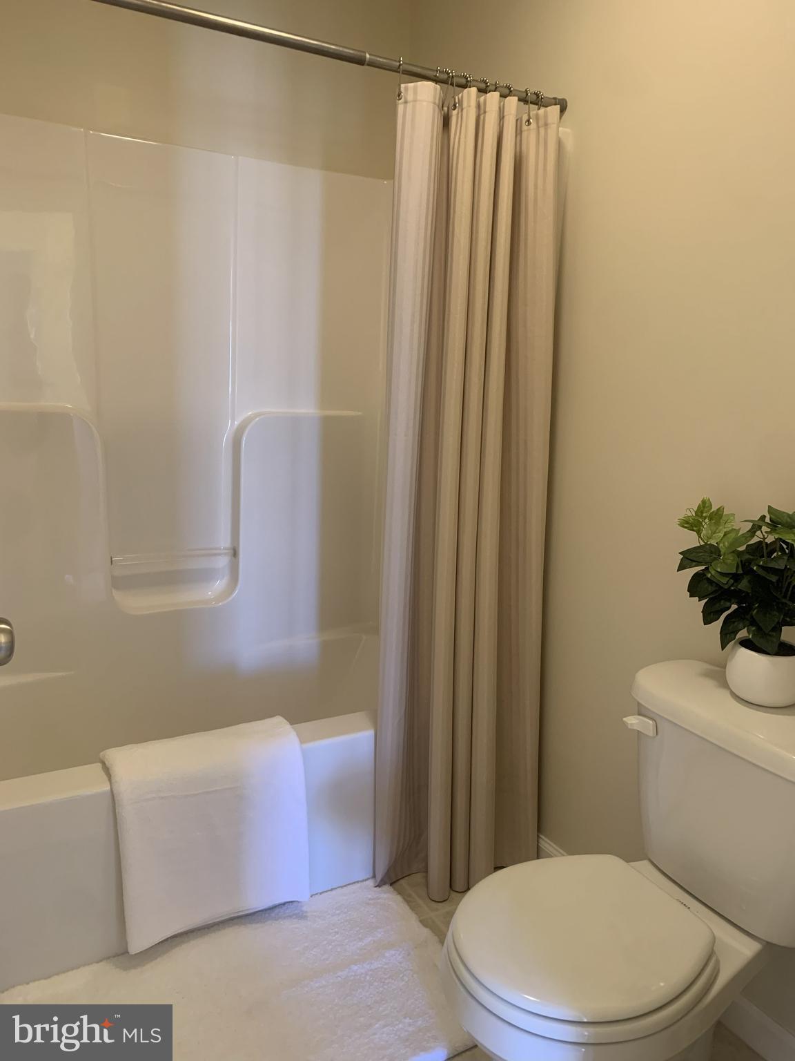 JACKSON HEIGHTS SINGLE FAMILY HOMES - Residential