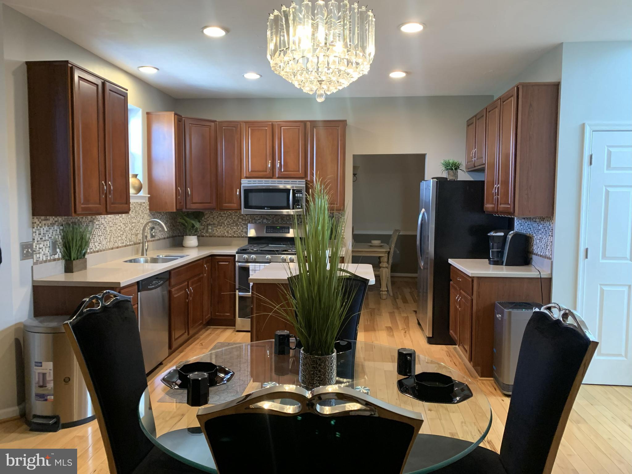 JACKSON HEIGHTS SINGLE FAMILY HOMES - Residential