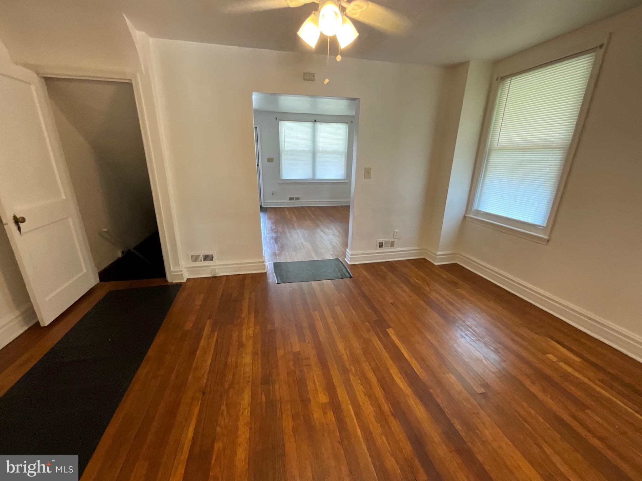 3018 E LARUE SQUARE E