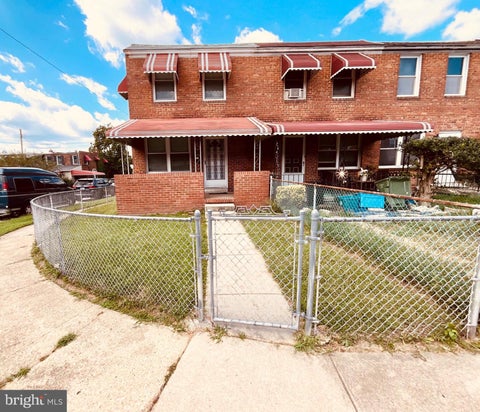 Townhouse For Rent - 3018 E Larue Square<br/> Baltimore City County, BALTIMORE, MD 21225