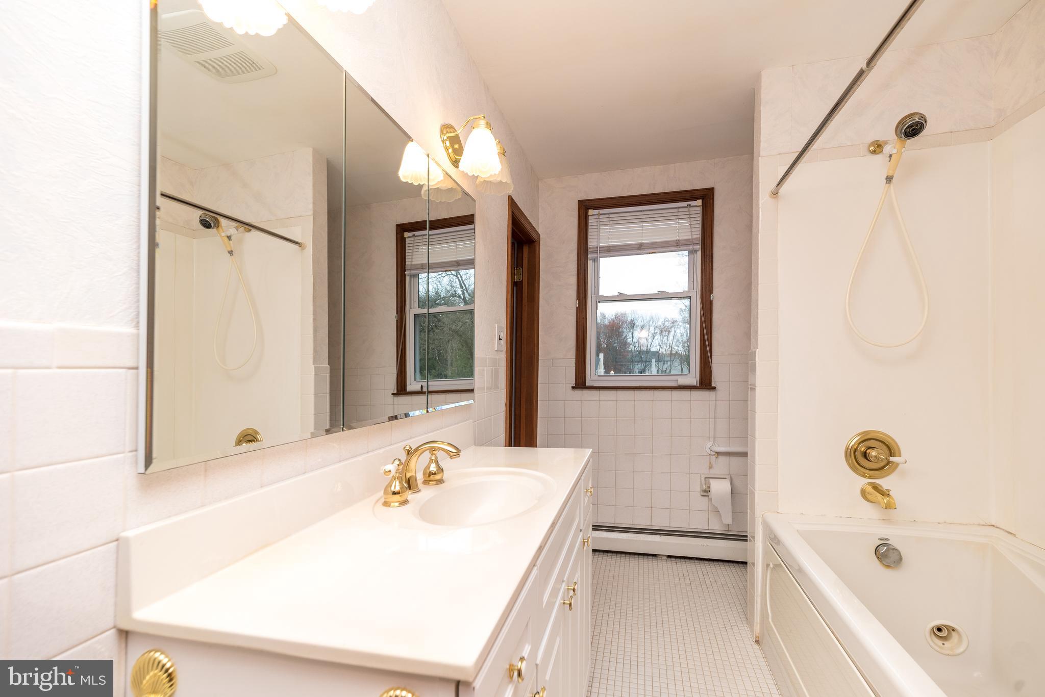 FOX HILL FARMS - Residential