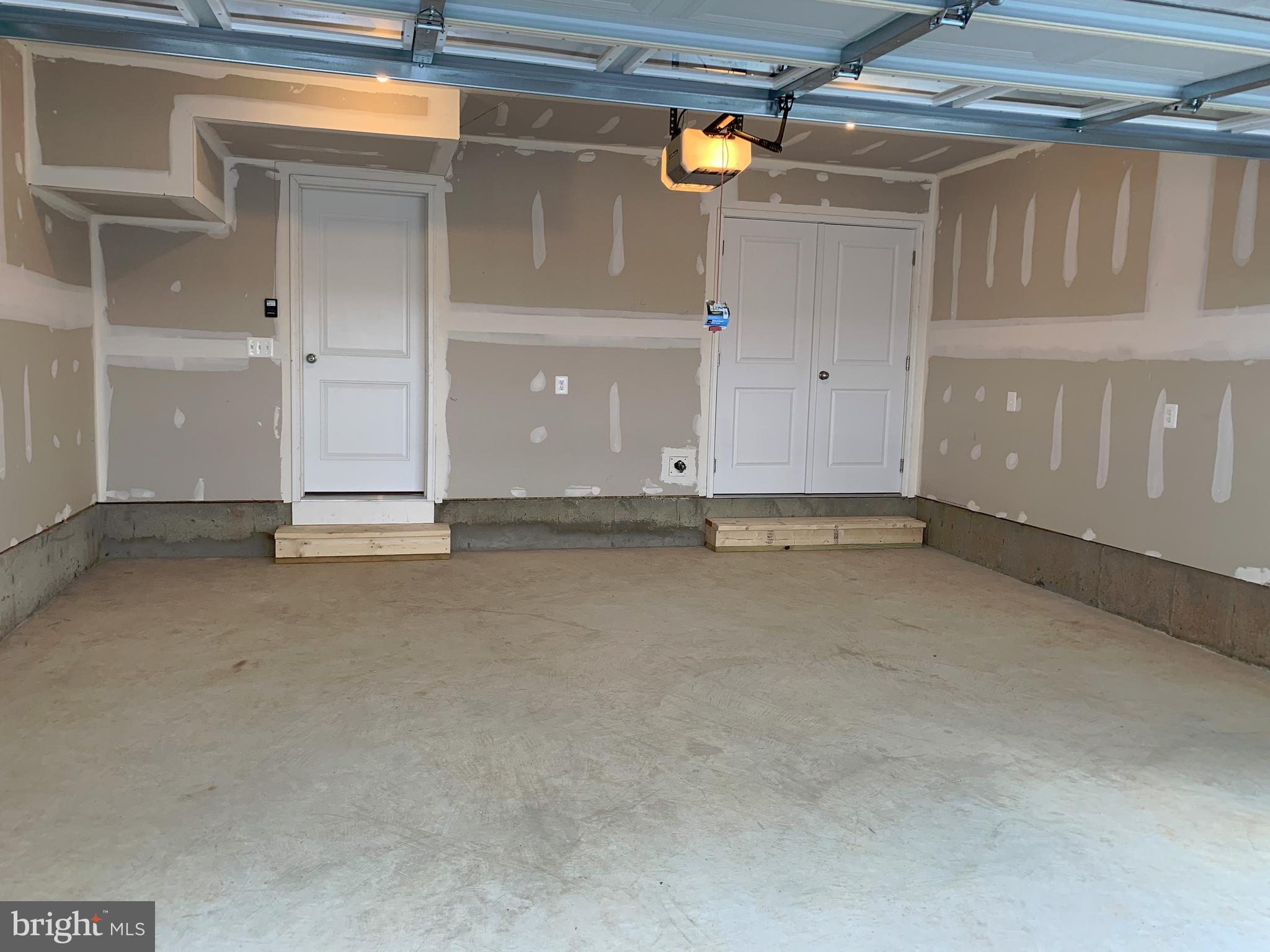 WESTVIEW SOUTH - Residential Lease