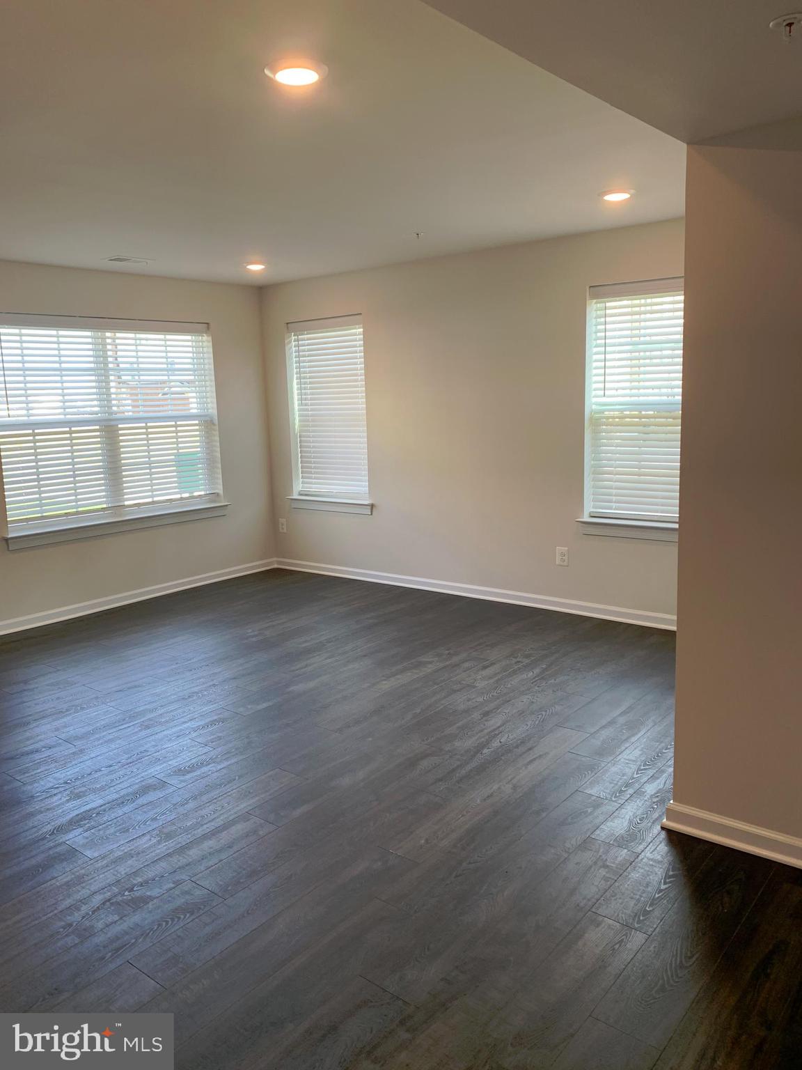 WESTVIEW SOUTH - Residential Lease