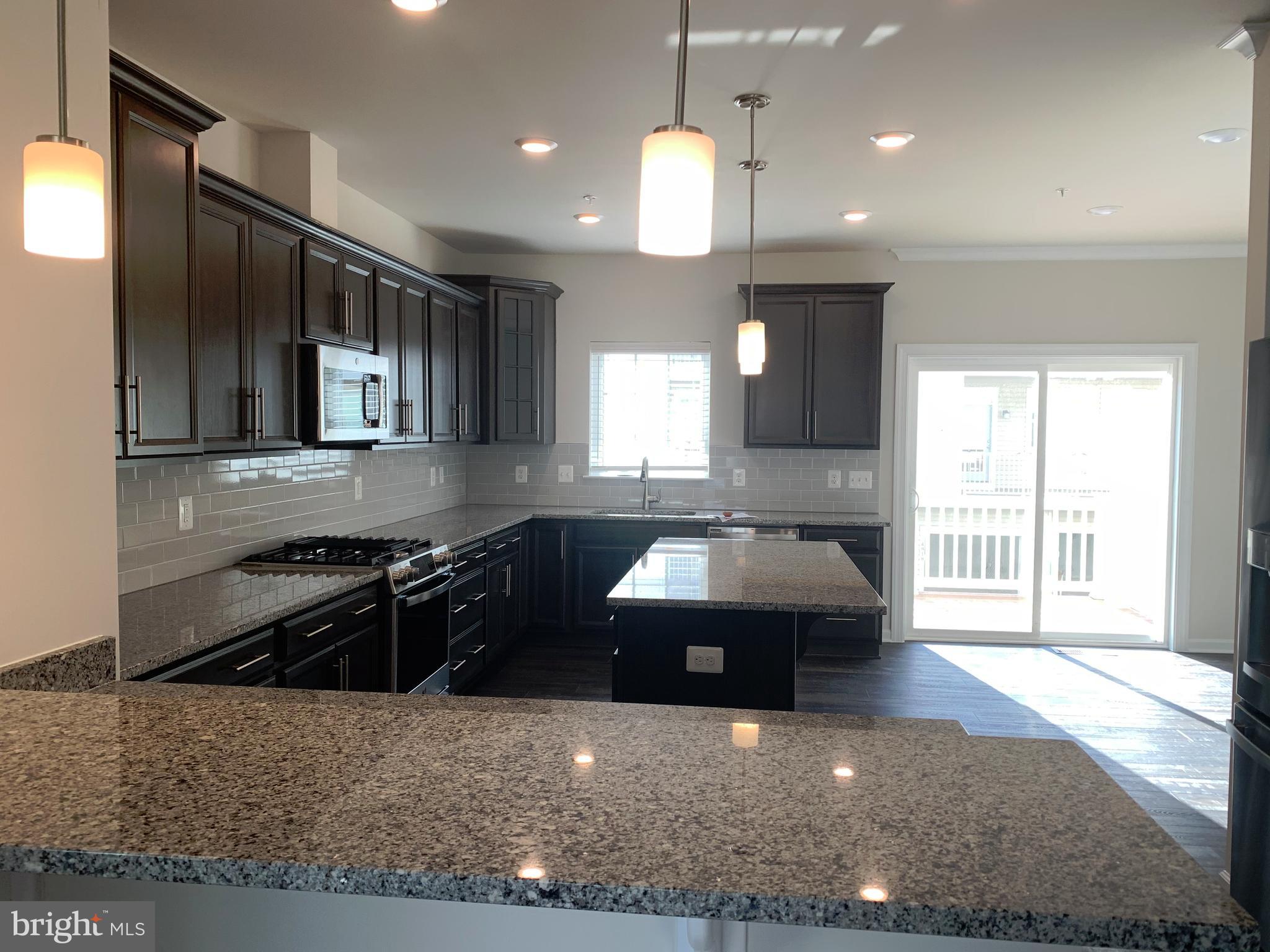 WESTVIEW SOUTH - Residential Lease