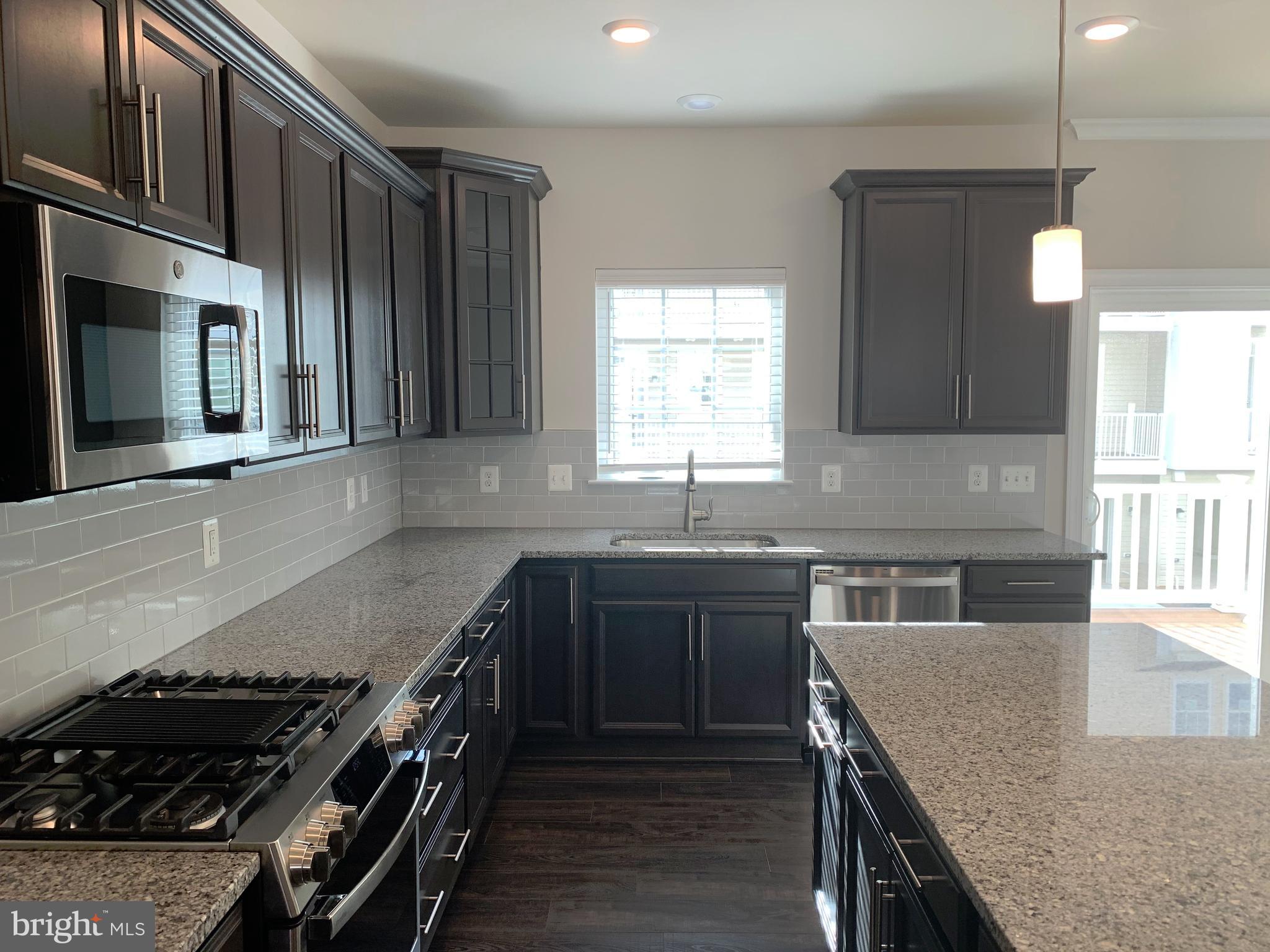 WESTVIEW SOUTH - Residential Lease