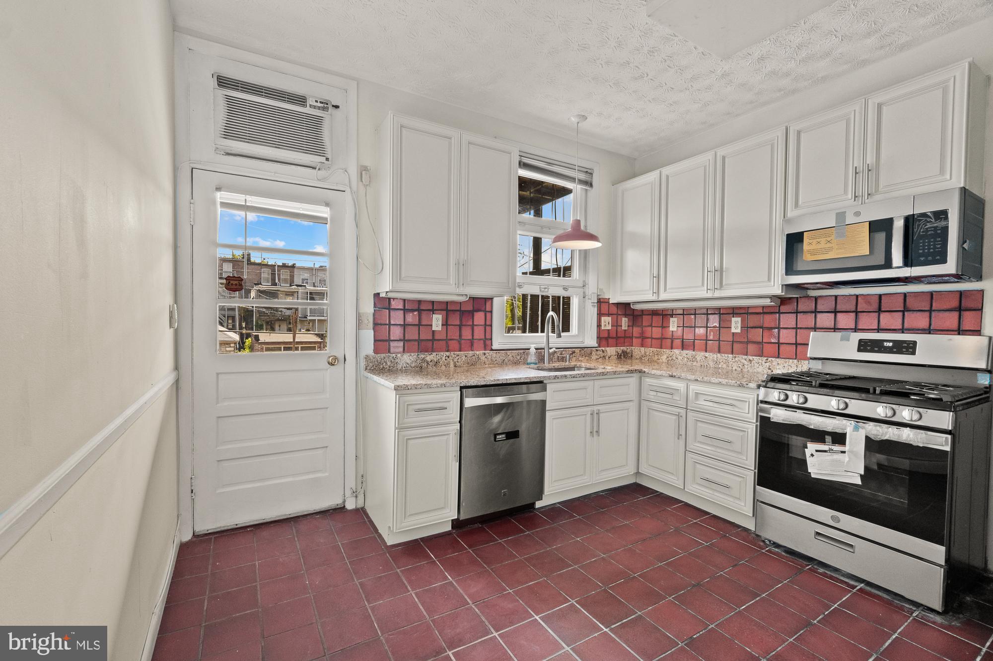 CHARLES VILLAGE - Residential Lease