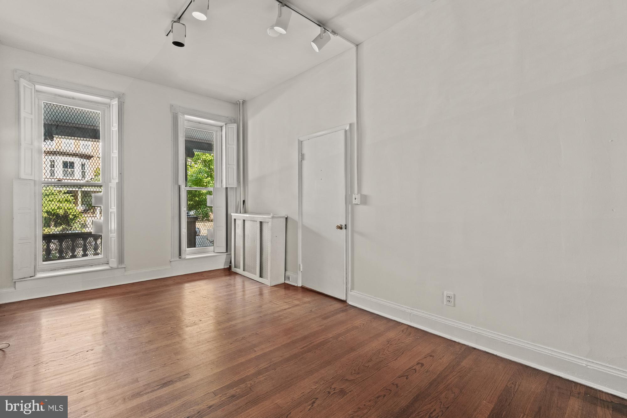 CHARLES VILLAGE - Residential Lease