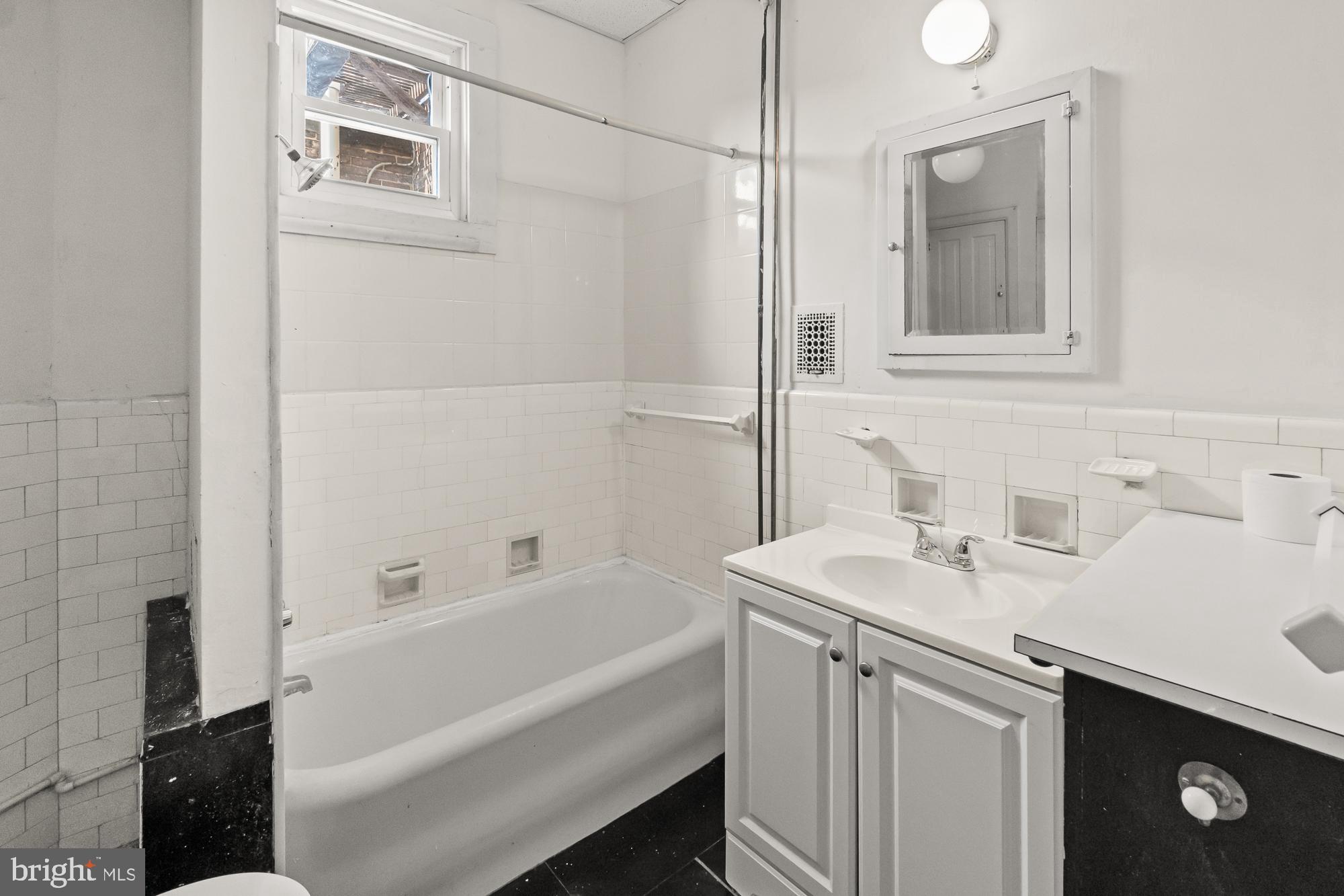 CHARLES VILLAGE - Residential Lease