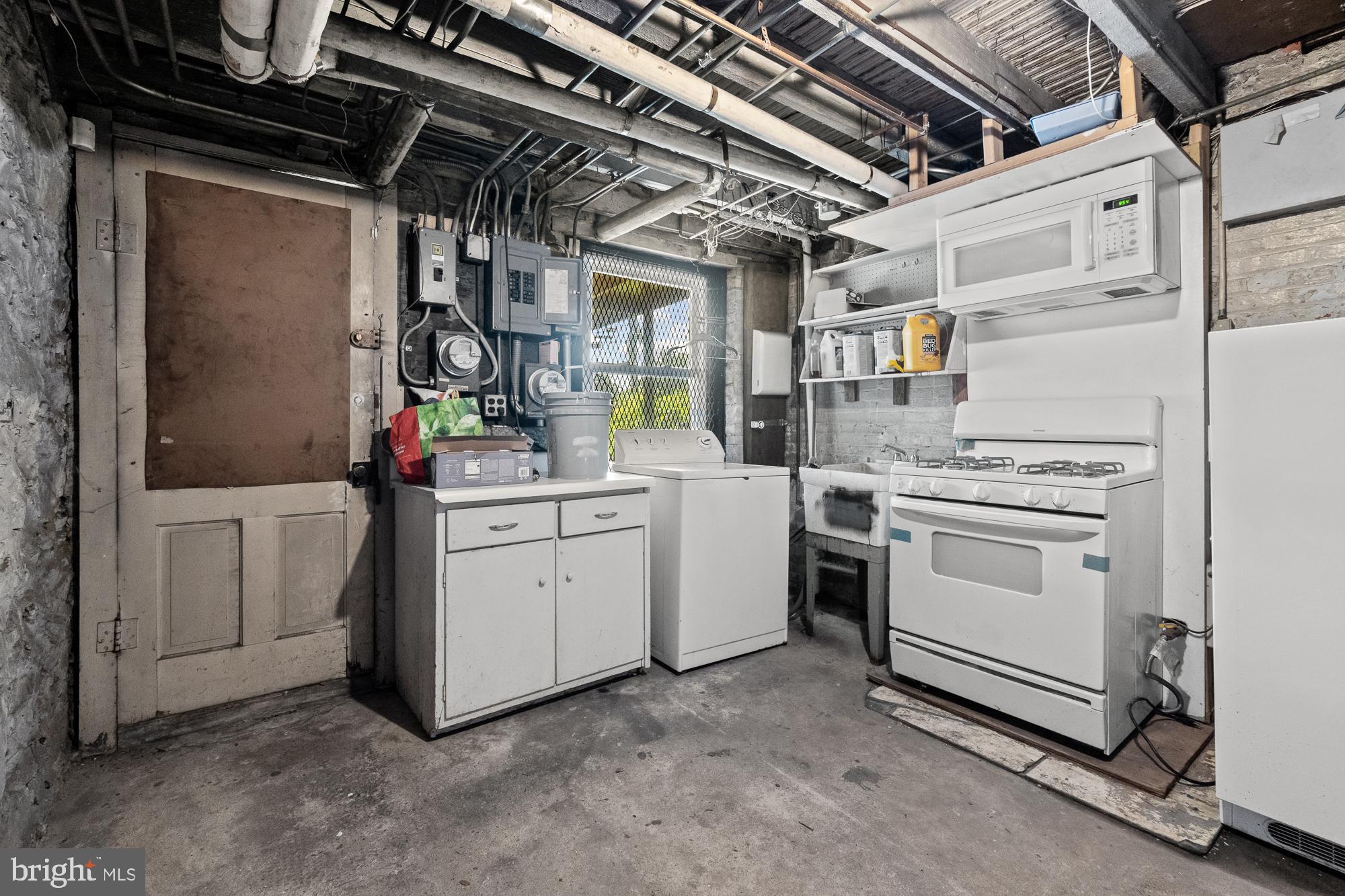 CHARLES VILLAGE - Residential Lease