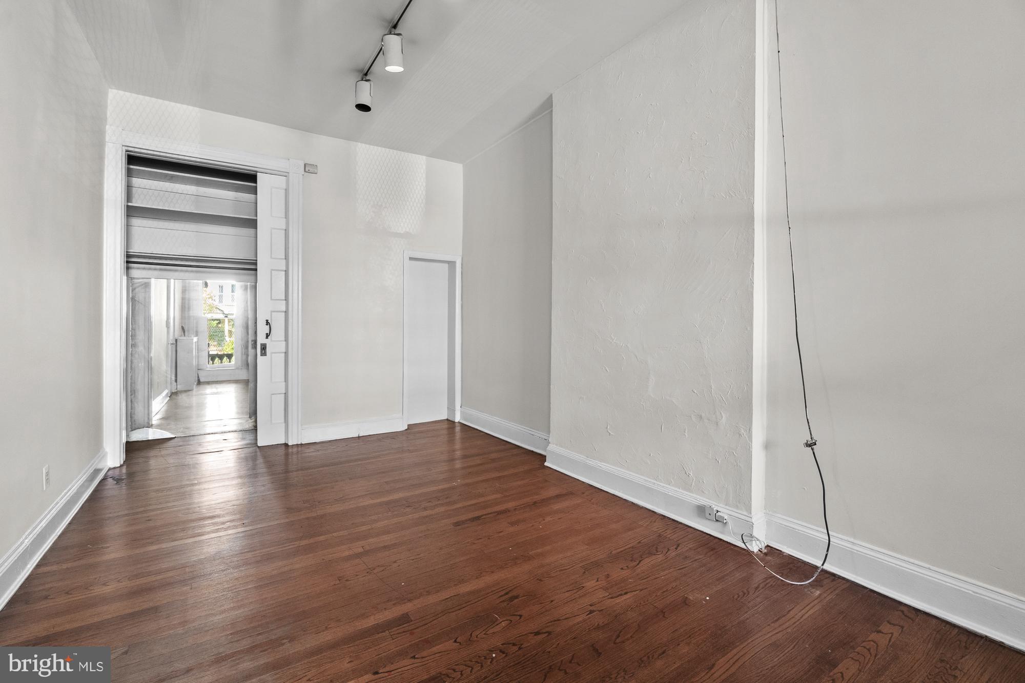 CHARLES VILLAGE - Residential Lease