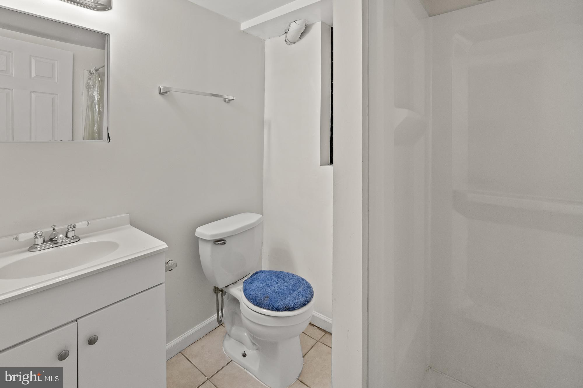 CHARLES VILLAGE - Residential Lease