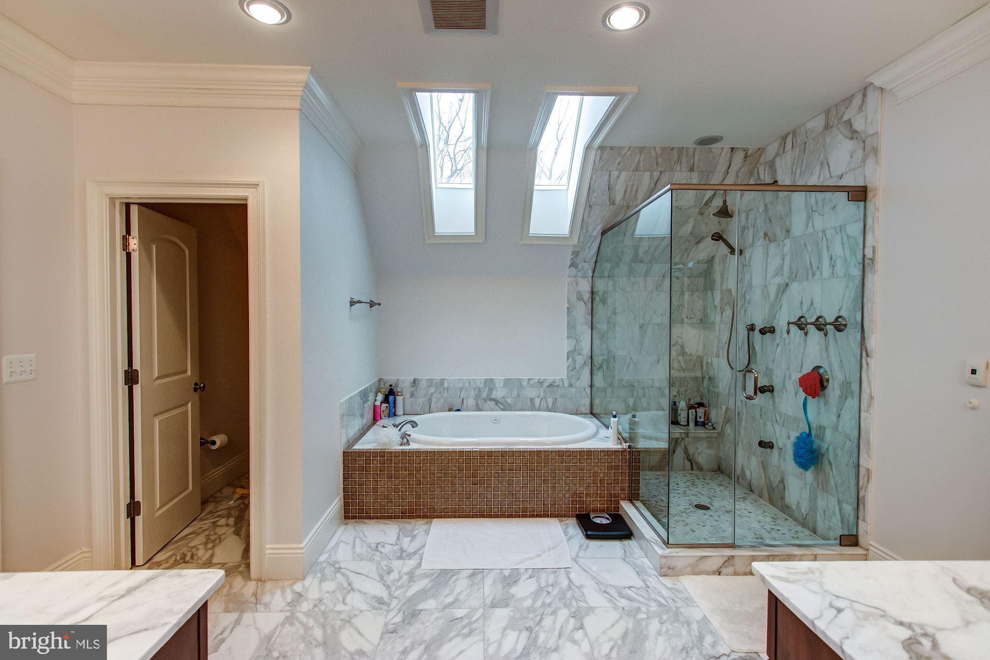 RIVER OAKS - Residential