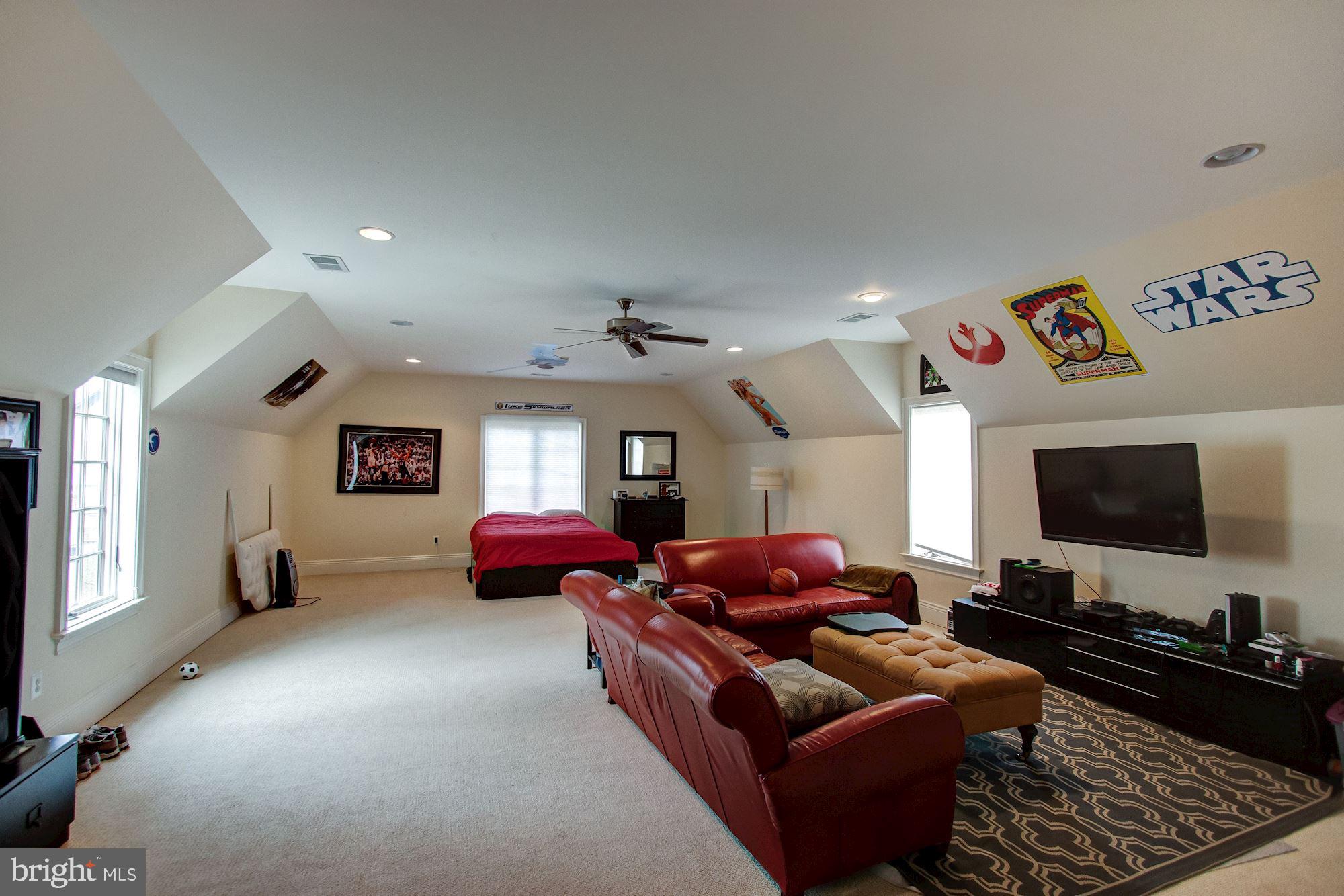 RIVER OAKS - Residential