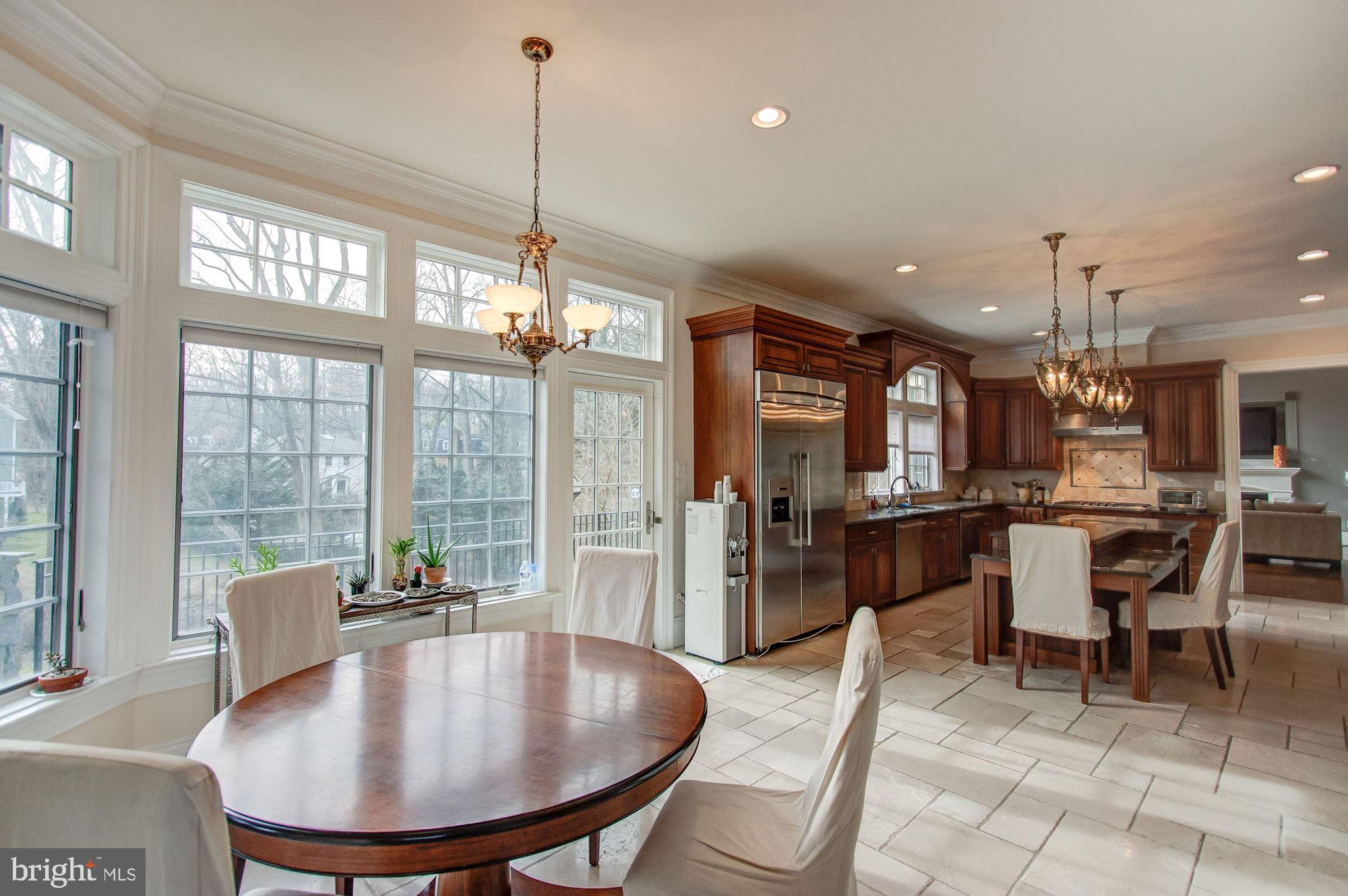 RIVER OAKS - Residential