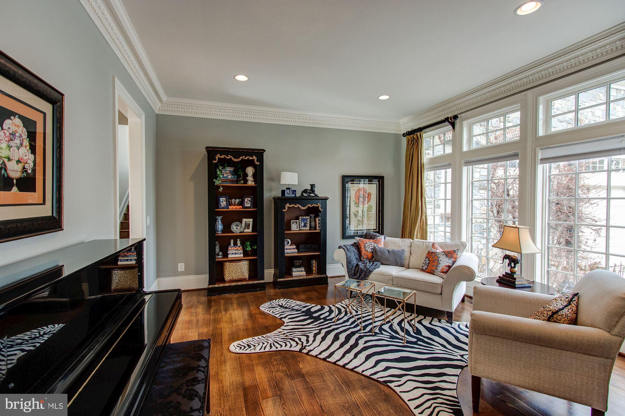 RIVER OAKS - Residential