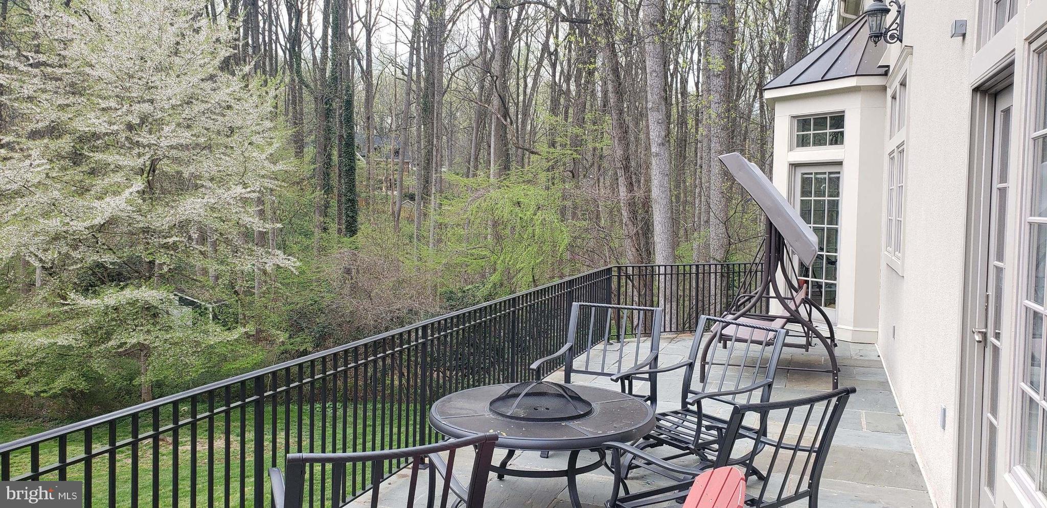 RIVER OAKS - Residential