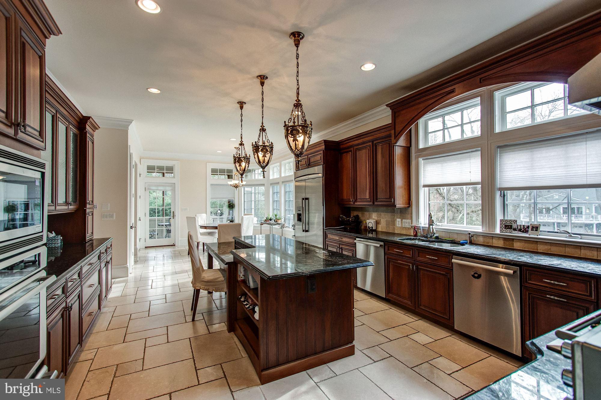 RIVER OAKS - Residential