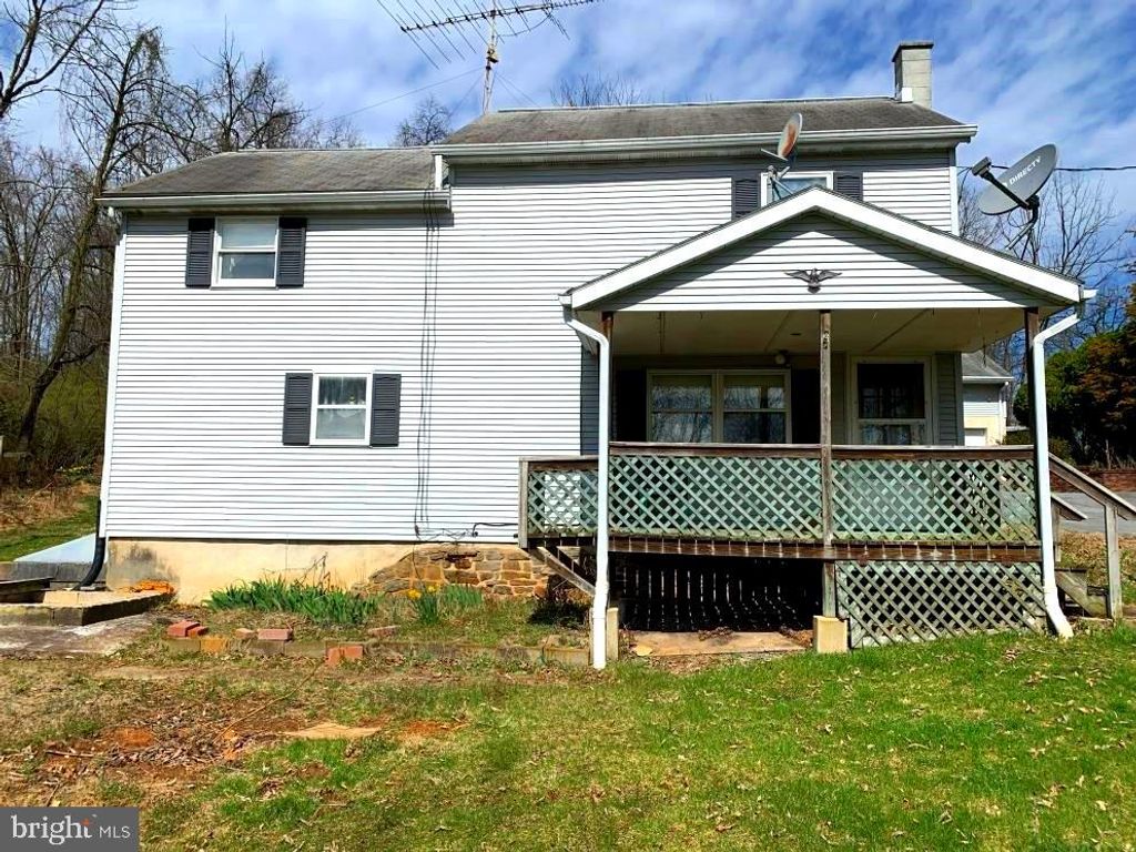 Photo of 1240 TURNPIKE RD, ELIZABETHTOWN, PA 17022 (MLS # PALA2032874)