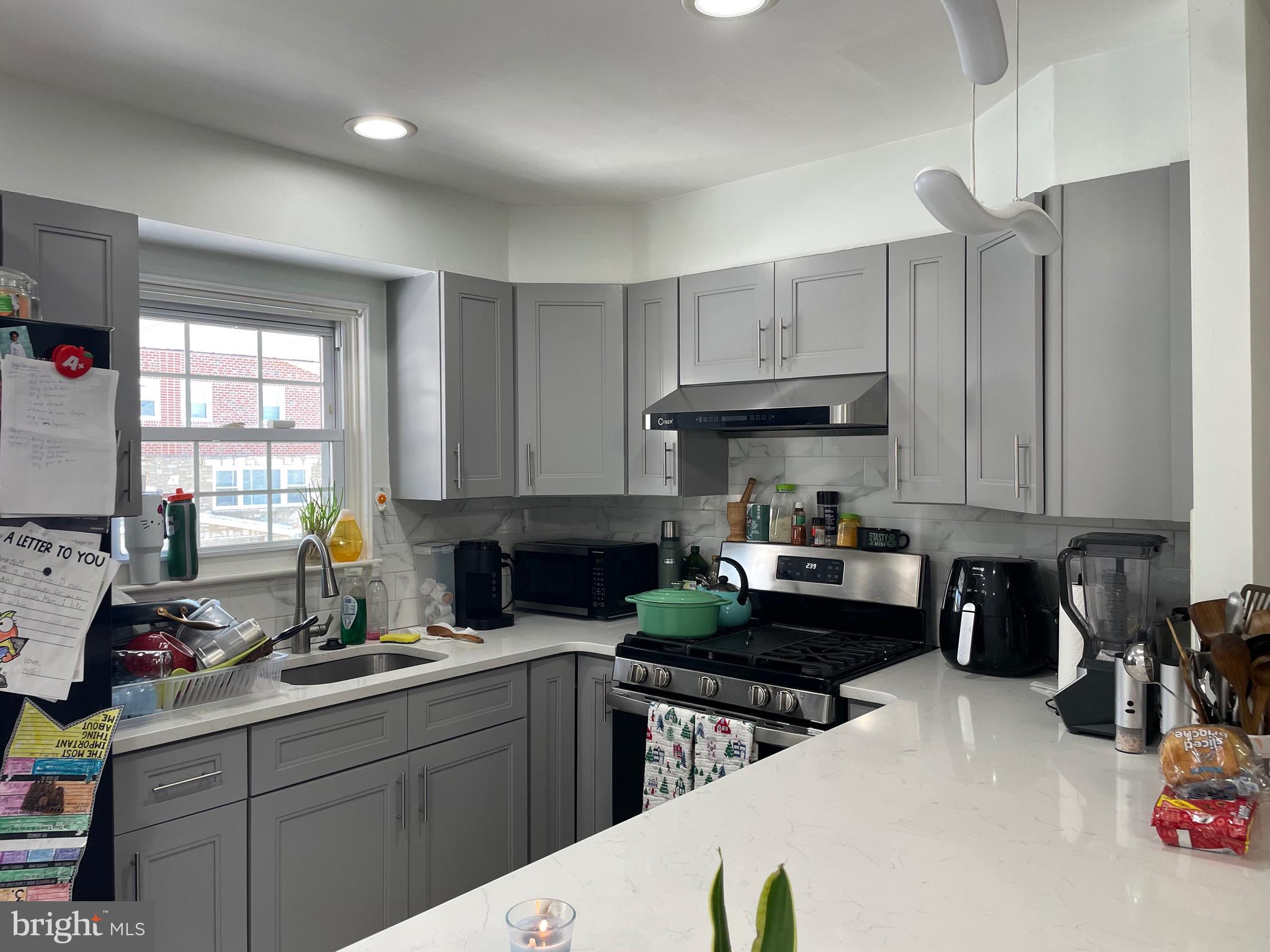 2888 WALNUT HILL STREET