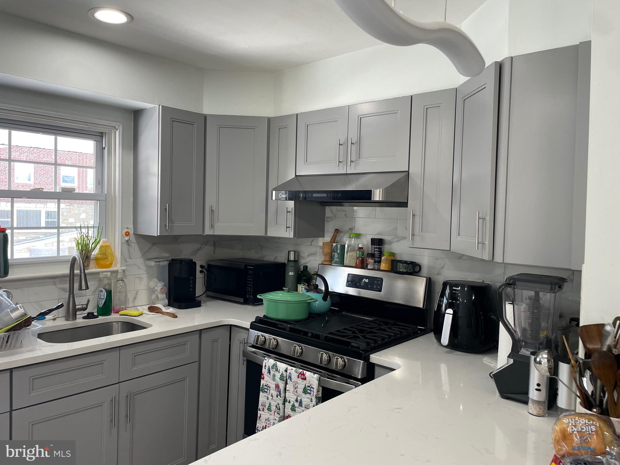 2888 WALNUT HILL STREET