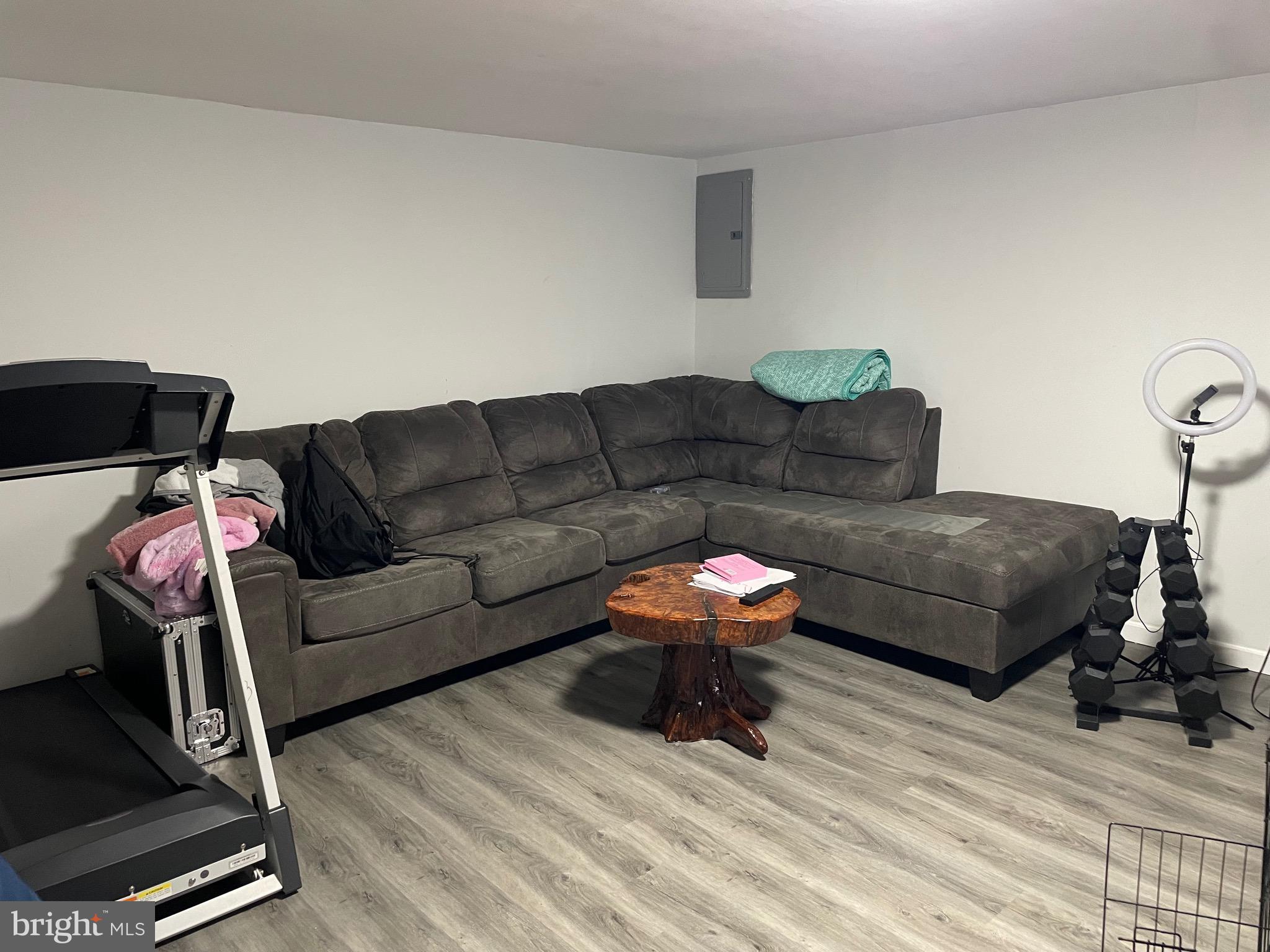 HOLME CIRCLE - Residential