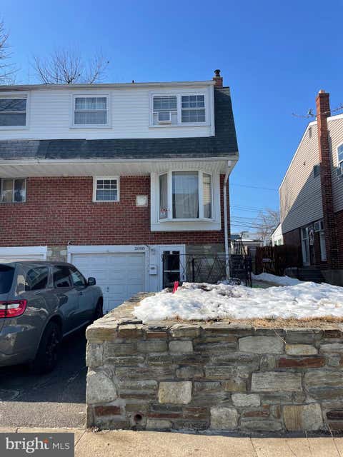 Townhouse For Sale - 2888 Walnut Hill Street<br/> PHILADELPHIA, PA 19152