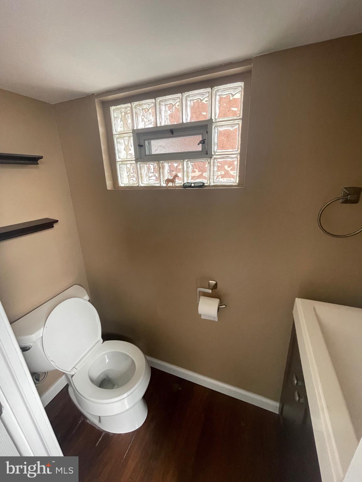 HOLME CIRCLE - Residential